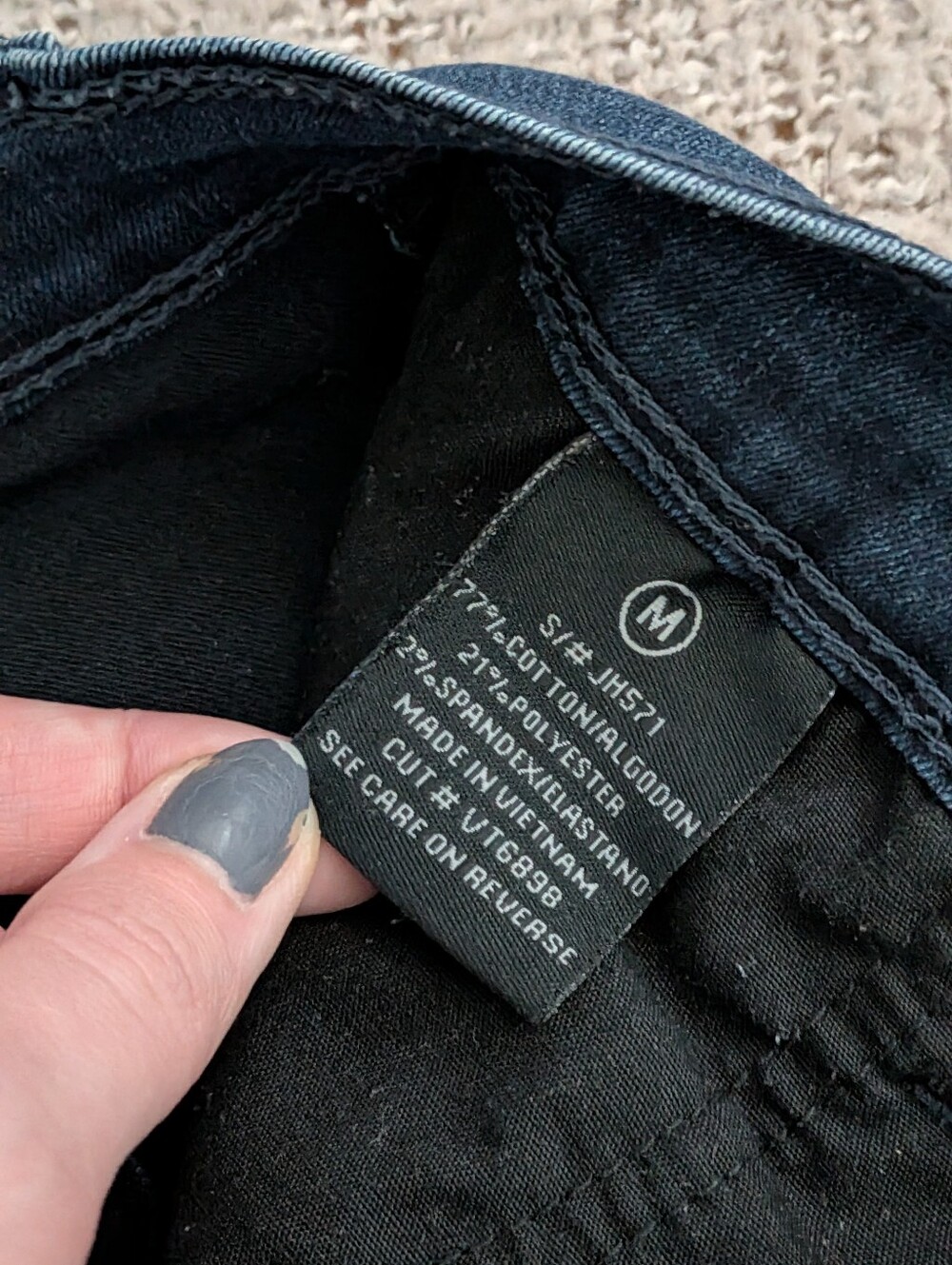 Vintage High-Rise Denim Shorts - Picture 7 of 8